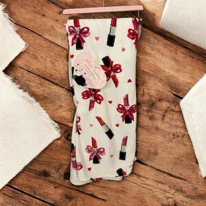 Betsey Johnson Lipstick and Bow Print Blanket - New with tags